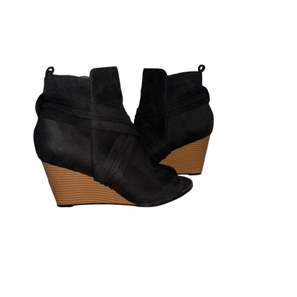 Women Journee Collection Sabeena Wedge Ankle Bootie Color Black Size 8.5 - Picture 4 of 16